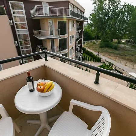 1bdr With Kitchen In Vip Zone Qa Napospart